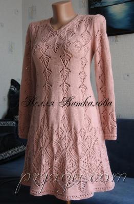 Вязаное платье – шедевр спицами