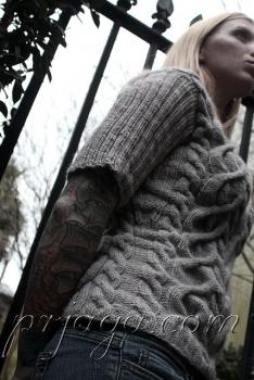 Пуловер «Переплетения аранов» спицами