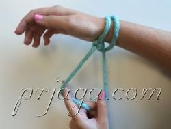 Вязание шарфа на руках